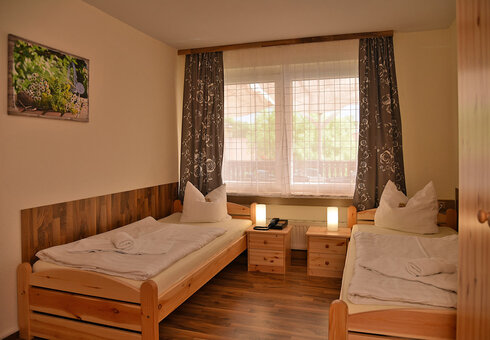 Blick in ein Zweibettzimmer