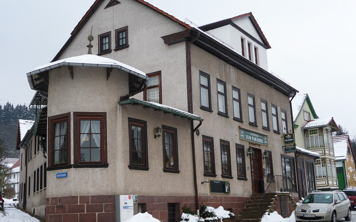 Gasthaus-zum-Paradies-Leinatal-Panorama