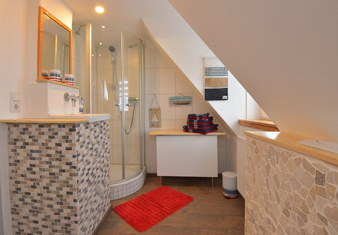 große Ferienwohnung (Bad im DG)