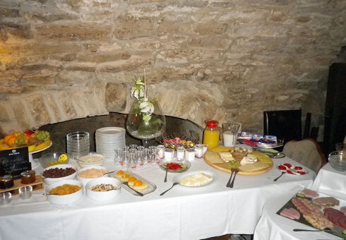 Frühstück im Gewölbekeller