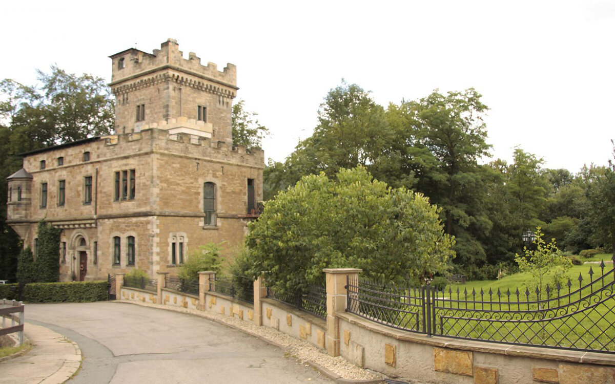 Hotel-Schloss-Wetzelstein-Saalfeld-Panorama