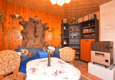 Wohnzimmer mit Kamin