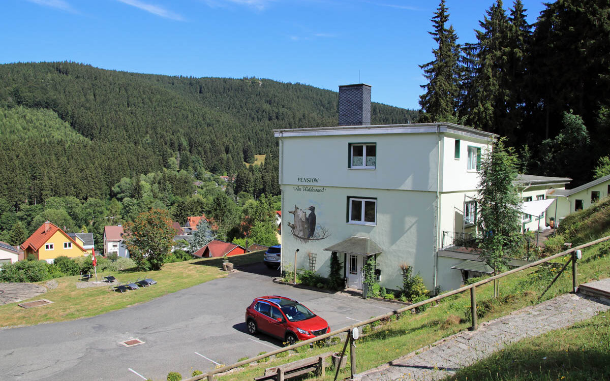 Pension-Am-Waldesrand-Manebach-panorama