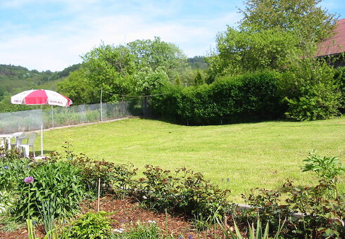 Gartengrundstück mit Sitzecke