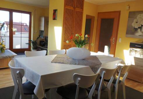 Ferienwohnung 1 (Küche & Esstisch)