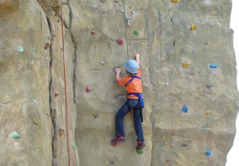 20 Meter hoher Kletterturm