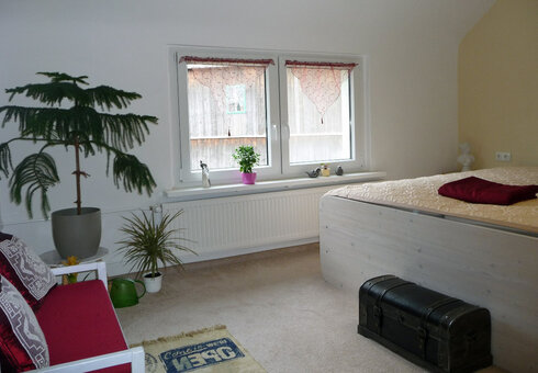 Schlafzimmer 1