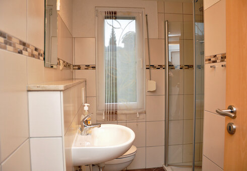 Beispiel Bungalow (Dusche/WC)