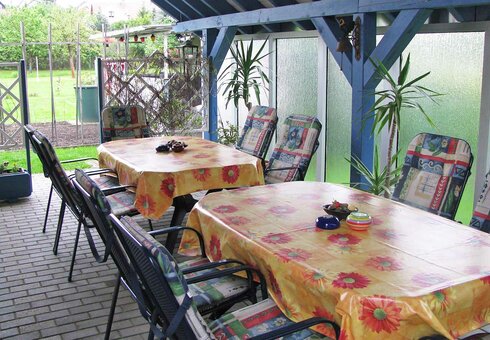 überdachte Terrasse