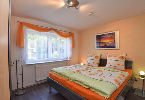 Schlafzimmer mit Doppelbett
