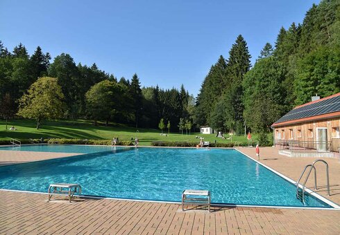 Das benachbarte Waldbad
