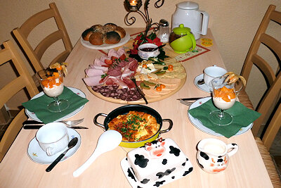 Vermieter-Ferienwohnung-Gaestezimmer-Haus-Auerhahn-Grosskochberg