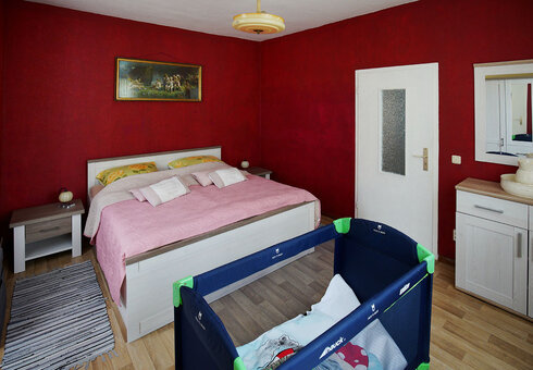Blick in ein Schlafzimmer