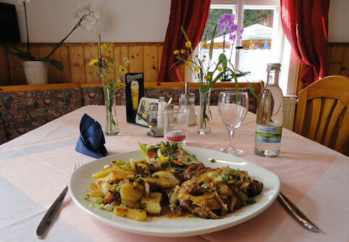Thüringer Brätel mit Bratkartoffeln