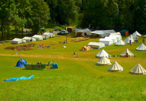 angrenzender Campingplatz