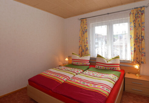 Blick in ein Appartement (Schlafzimmer)