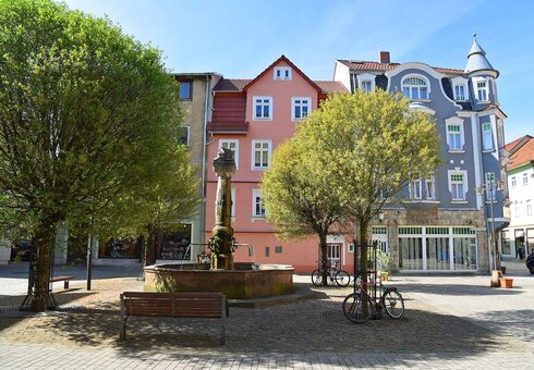Hotelansicht mit Brunnen