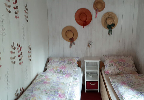 Schlafzimmer 2