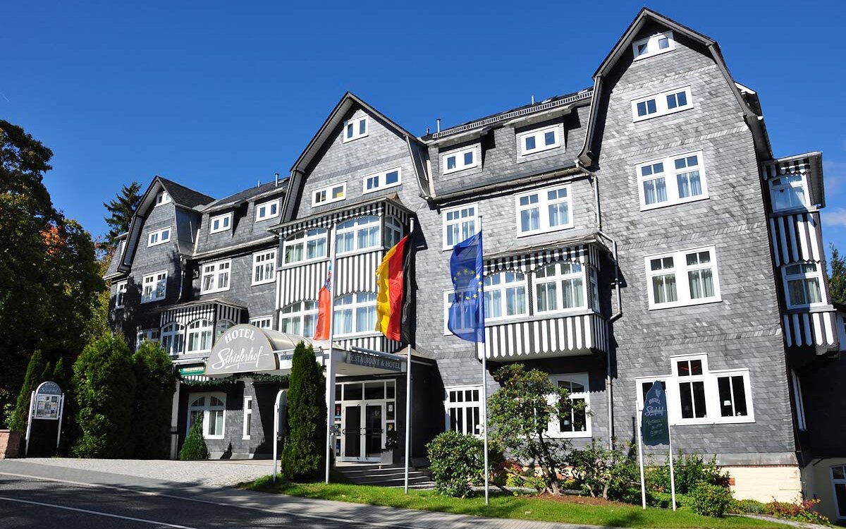 Hotel-Schieferhof-Neuhaus-am-Rennweg-Panorama