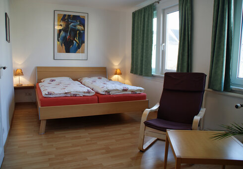 Blick in ein  Schlafzimmer - 2. OG