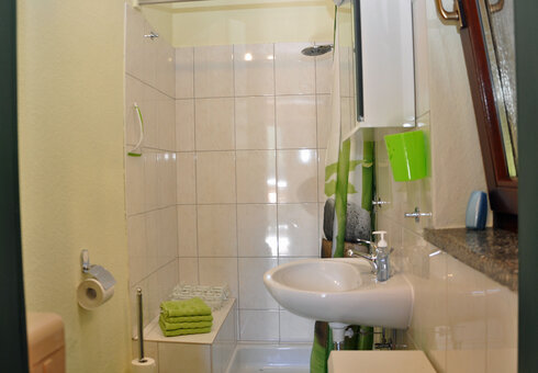 Bad mit Dusche/WC