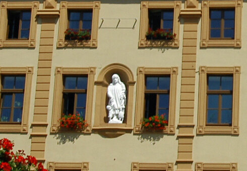 weiße Figur (der liebe Augustin)
