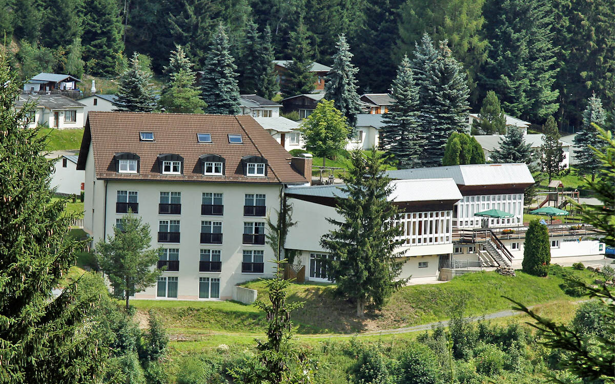 Waldhotel-Feldbachtal-Lichte-Panorama