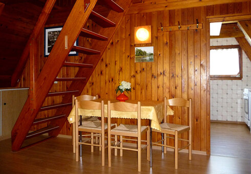 Blick in ein Ferienhaus (Esstisch)