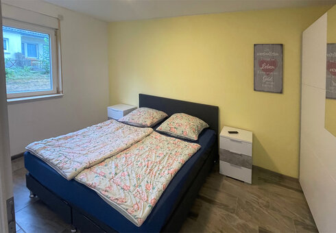 Schlafzimmer 1