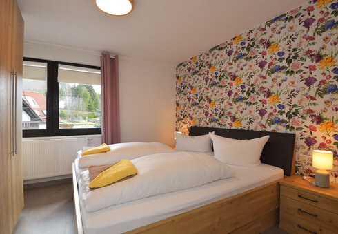 Schlafzimmer mit Doppelbett