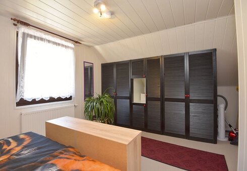 Kleiderschrank im Schlafzimmer