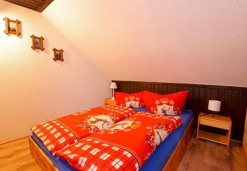 Schlafzimmer 1