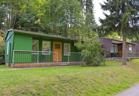 Bungalows auf dem Waldgelände
