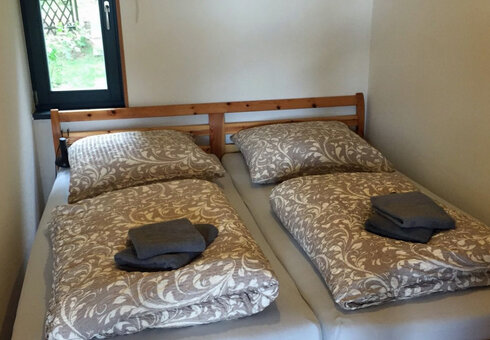 Schlafzimmer 1