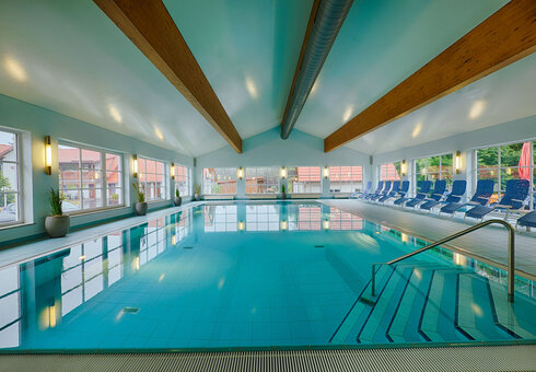 Wellnessbereich mit Hallenbad