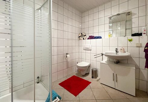 Bad mit Dusche / WC