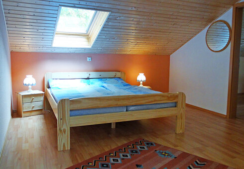 Blick in ein Schlafzimmer