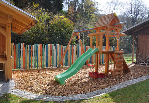 kleiner Spielplatz für Kinder