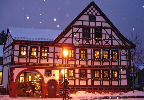 Gasthof Zum Goldenen Hirsch, Winteransicht