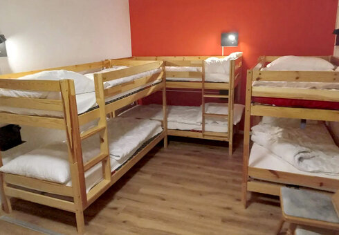 Blick in ein Mehrbettzimmer