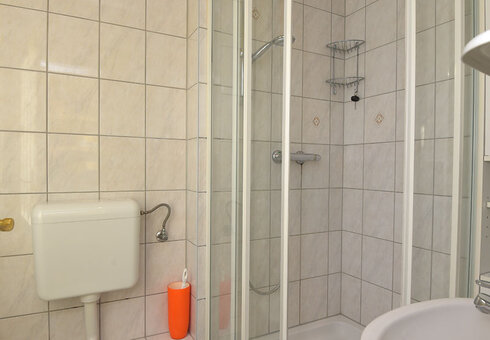 Bad mit Dusche / WC