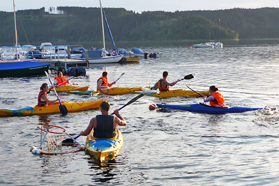 Kajak-fahren-auf-der-Bleilochtalsperre