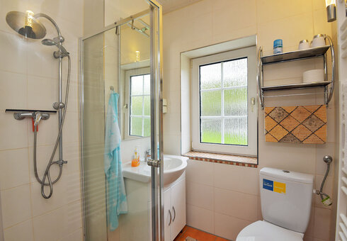 Bad mit Dusche / WC