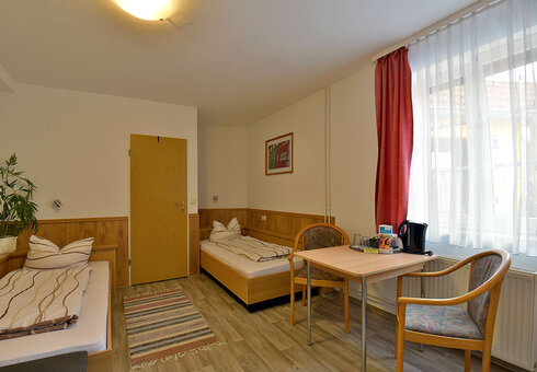 Blick in ein Zweibettzimmer