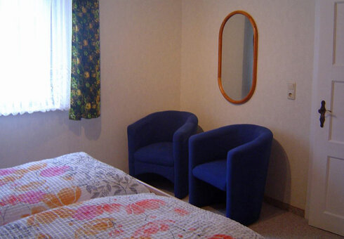 Schlafzimmer 1