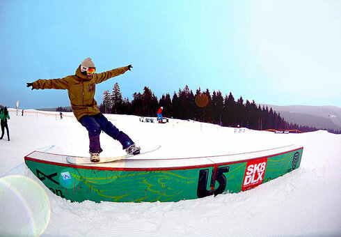Snowboarder im Snowpark Oberhof