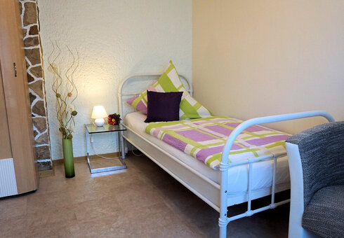 Zimmer mit Einzelbett