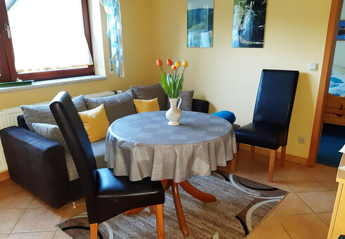 Wohnzimmer mit Couch