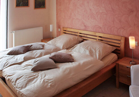 Schlafzimmer 1