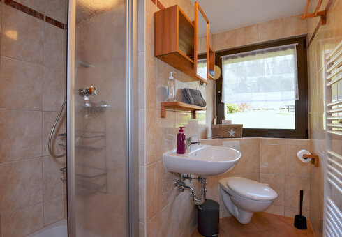 Bad mit Dusche/WC